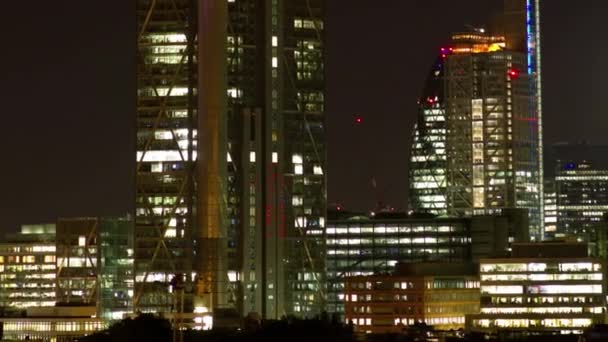 Timelapse video felhőkarcolókról éjszaka, London, Anglia, Egyesült Királyság — Stock videók