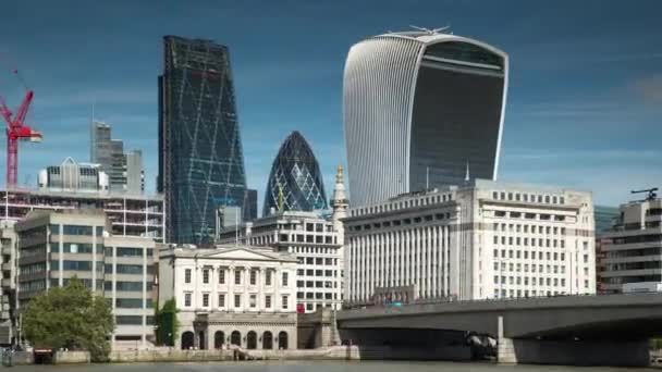 Şehir manzarası, Londra, İngiltere ve İngiltere 'nin bir ileri bir geri videoları. — Stok video