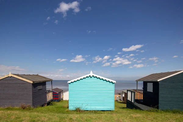 Capanne sulla spiaggia in Inghilterra kent whitstable — Foto Stock