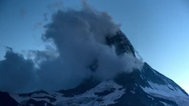 Fram och tillbaka timelapse video av Matterhorn, Alperna — Stockvideo