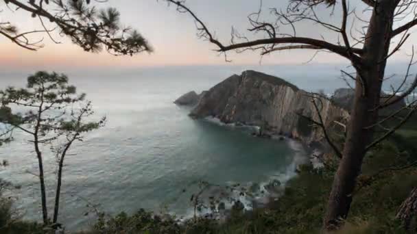 Timelapse video of rocks and bay, Playa Silencio, Spain — Stock Video