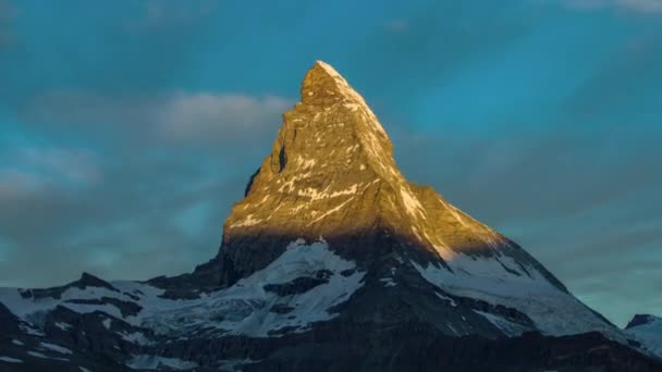 Matterhorn, Alpler 'in ileri geri zaman videosu — Stok video