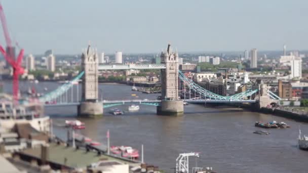 Tilt shift timelapse vídeo of Tower Bridge, Londres, Inglaterra, Reino Unido — Vídeo de Stock