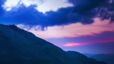 Picos Dağları, İspanya 'nın gündüz ve gece videoları