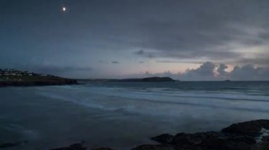 Gelgitin ileri ve geri zamanı, Polzeath, Cornwall, İngiltere