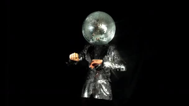 Mr disco ball wearing silver jacket dancing — Stock Video