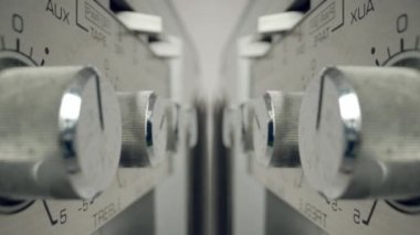 Müzik seti kontrollerinin ayna görüntüsünü kapat