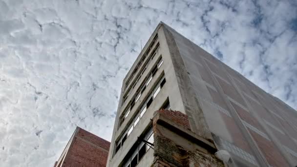 Časový záznam opuštěné budovy, El Poblenou, Barcelona, Španělsko — Stock video