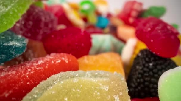 Macro volar-a través de imágenes de dulces de gelatina — Vídeo de stock