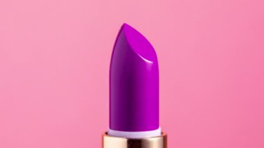 Yükselen kırmızı ruj videosunu kapat 