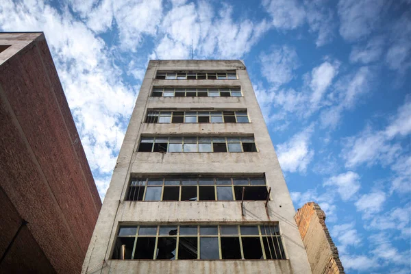 Edifício abandonado, El Poblenou, Barcelona, Espanha — Fotografia de Stock