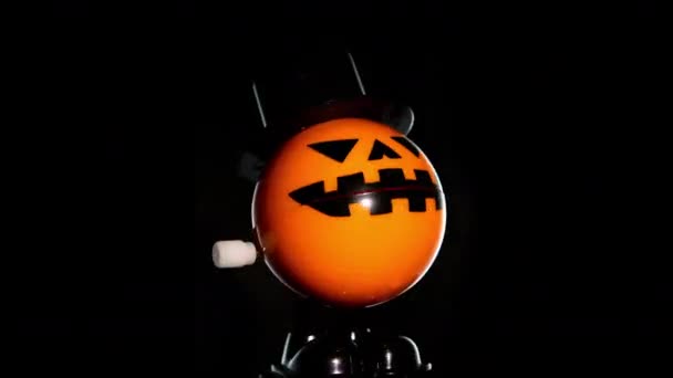 Kürbis-Halloween-Spielzeug mit optischem Hintergrund — Stockvideo