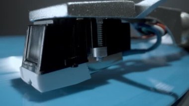 Stylus mavi plaklı plak çalar üzerine