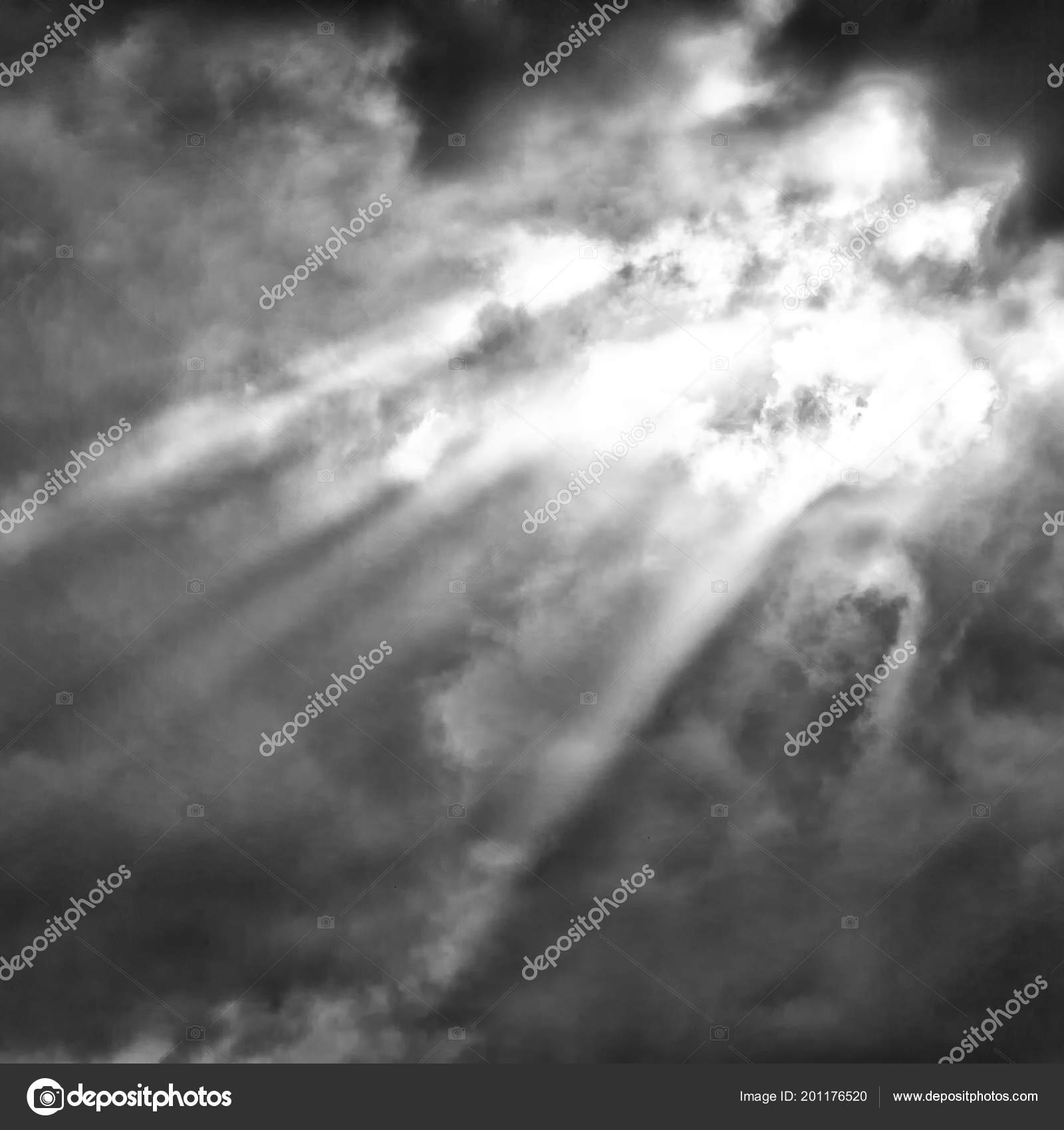 Dans Ciel Nuageux Rayon Lumiere Comme Concept Paradis Saint Paix Image Libre De Droit Par Lkpro C