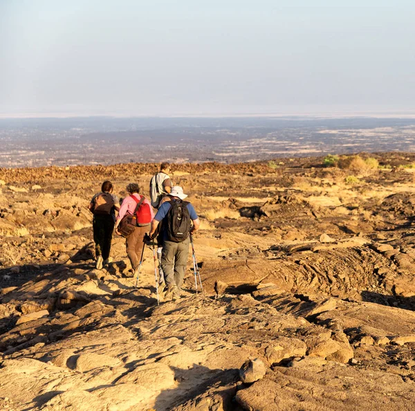 Danakil Ethiopia Africa Old Backpacker People Walking Land Colcano Concept — Stock Photo, Image