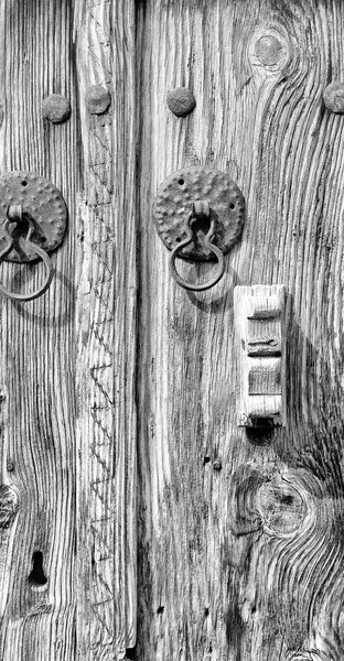 Cyprus Old Door Antique Rusty Knocker Concept Safety — Stock Photo, Image