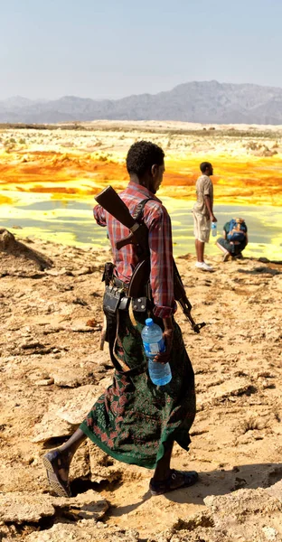 Etiyopya, Danakil-Ocak 2018--devlet yatılı arayan kimliği belirsiz düzensiz asker yaklaşık