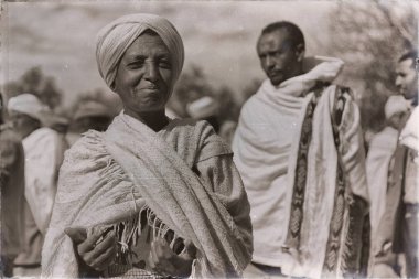 Etiyopya, Lalibela-Ocak 2018--genna celebratio kalabalık içinde kimliği belirsiz kişi dolaylarında