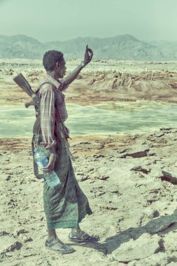 Etiyopya, Danakil-Ocak 2018--devlet yatılı arayan kimliği belirsiz düzensiz asker yaklaşık