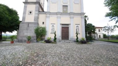 eski Katolik dini yapı ve saat kulesi Milano, İtalya 