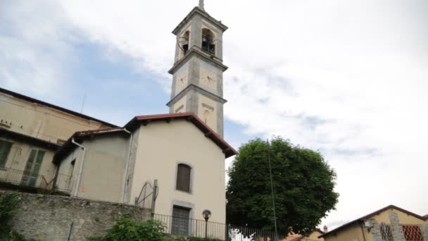 Italien Fagnano Katolska Kyrkobyggnad — Stockvideo
