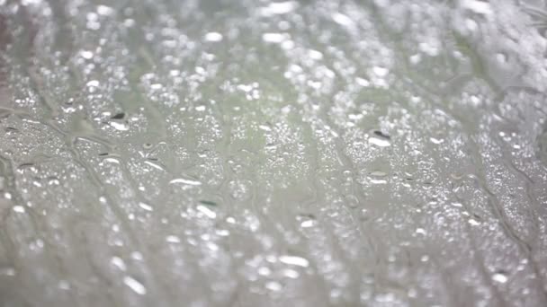 Primer Plano Las Gotas Agua Cristal Ventana Con Fondo Borroso — Vídeos de Stock