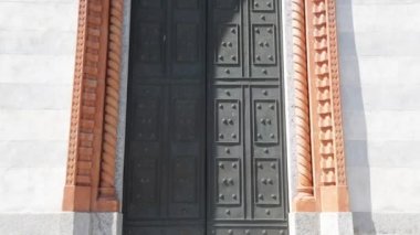 eski Katolik dini yapı ve Saat Kulesi içinde mercallo, İtalya 