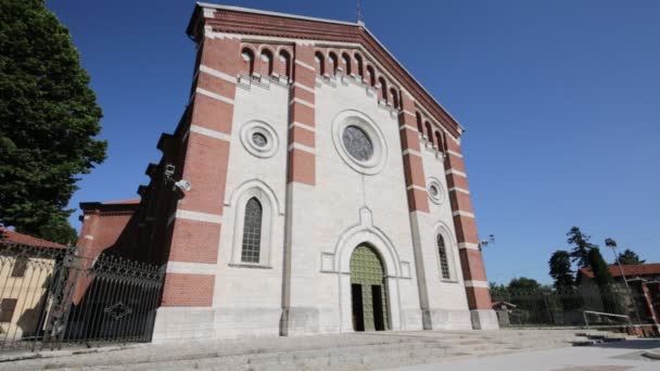 Gebouw Van Oude Katholieke Godsdienst Klokkentoren Varano Borghi Italië — Stockvideo