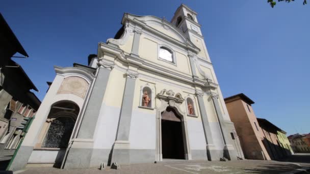 Πύργος Της Αρχαίας Καθολικής Εκκλησίας Και Ρολόι Στο Vanzaghello Ιταλία — Αρχείο Βίντεο