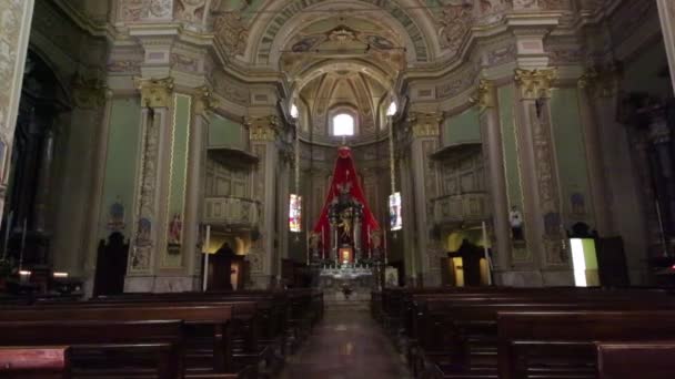 イタリアで Lonate Pozzolo 教会祭壇のインテリア — ストック動画