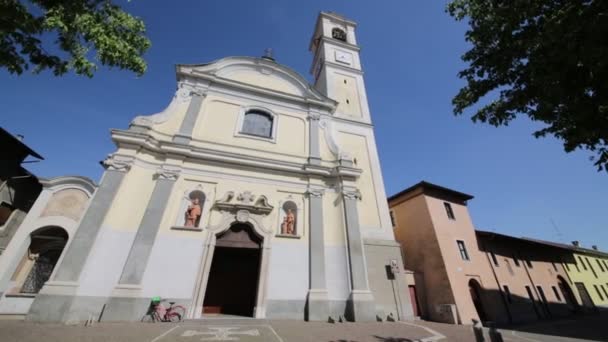 Forntida Katolska Kyrkan Och Clock Tower Périgny Italien — Stockvideo