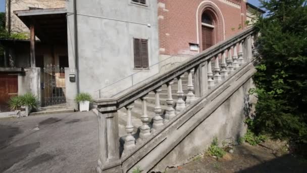 Старовинний Костел Годинником Osmate Італія — стокове відео