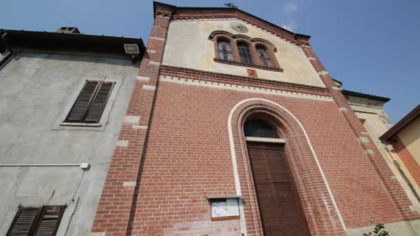 Antica Chiesa Cattolica Con Orologio Osmate Italia — Video Stock