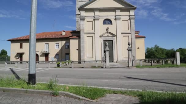 Στην Ιταλία Sumirago Αρχαία Θρησκεία Κτίριο Για Καθολική Και Πύργος — Αρχείο Βίντεο