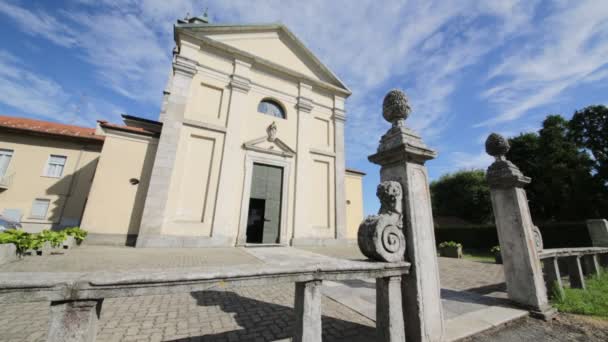 Alte Katholische Kirche Und Glockenturm Sumirago Italien — Stockvideo