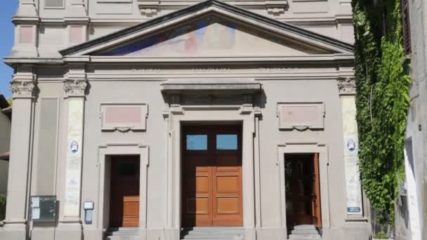 Antigua Iglesia Católica Villa Guardia Italia — Vídeo de stock