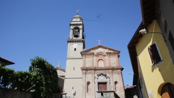 Стародавні Католицької Церкви Годинник Башта Вілла Гуардія Італія — стокове відео