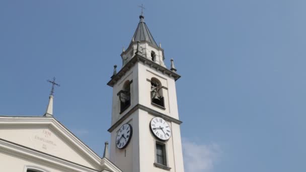 Antigua Iglesia Católica Torre Del Reloj Cadrezzate Italia — Vídeos de Stock