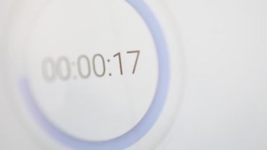 son tarih ve atık zaman kavramı gibi ekranda geri sayım ve saat