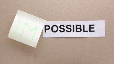 duvarda imkansız yazıt yakın çekim, motivasyon kavramı