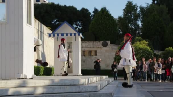 Beelden Van Ceremoniële Wisseling Van Parlements Bewaker Athene — Stockvideo