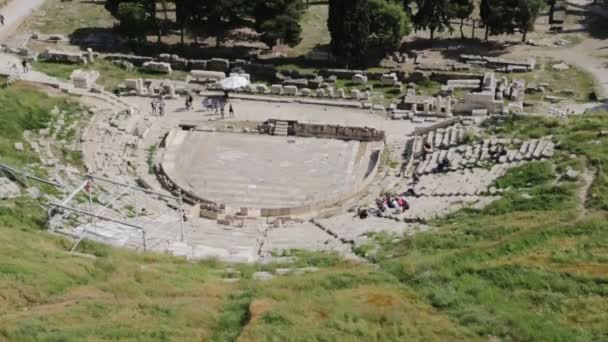 Akropolis Antik Kalıntıları Yakınında Yürüyen Turistler Atina Yunanistan — Stok video