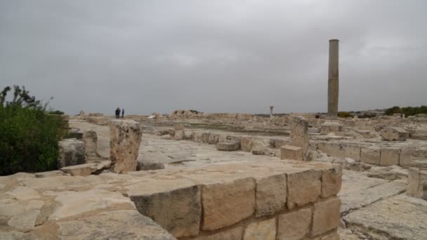 Touristes Marchant Près Ruines Antiques Cyprus — Video