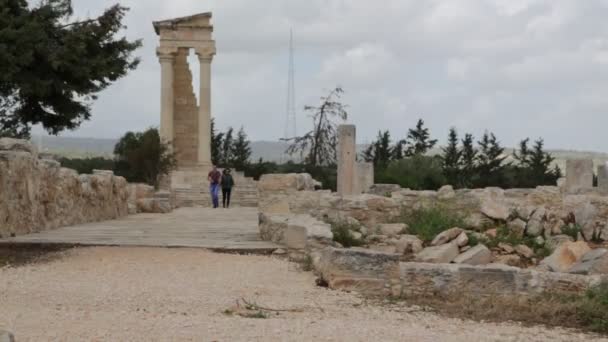 Touristes Marchant Près Ruines Antiques Cyprus — Video