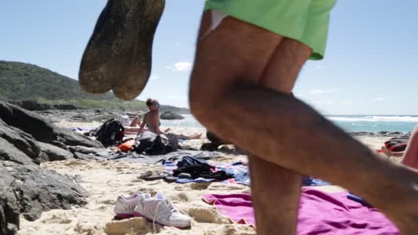 Människor Koppla Stranden Nära Havet Australien — Stockvideo