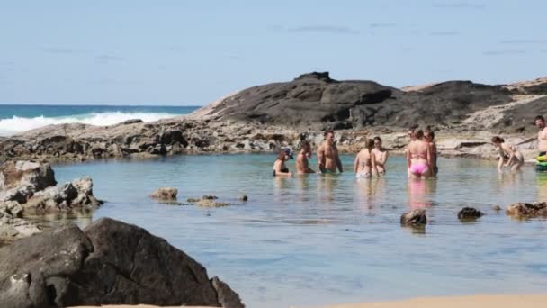Ludzie Relaksując Się Plaży Australii — Wideo stockowe