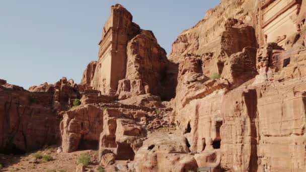 Personas Caminando Cerca Sitio Antiguo Petra Jordania — Vídeo de stock