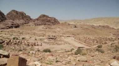 antik kalıntıları ve jordan kayalarda görünümü