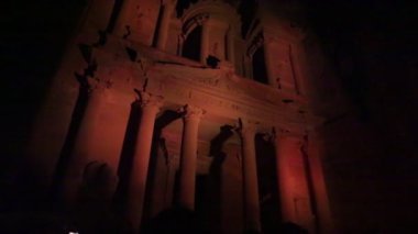 Ürdün'de petra antik sitesi gece
