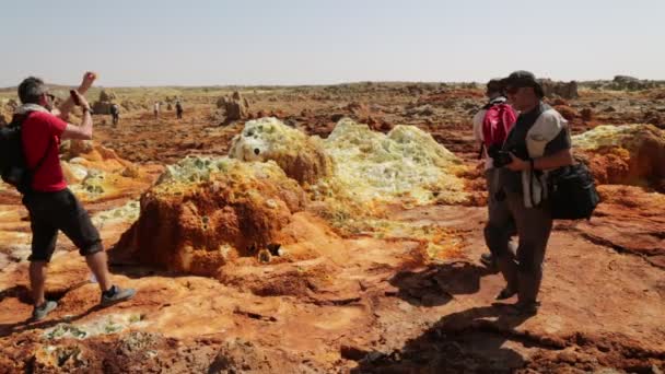 Vista Panorâmica Pessoas Não Identificadas Caminhando Danakil — Vídeo de Stock